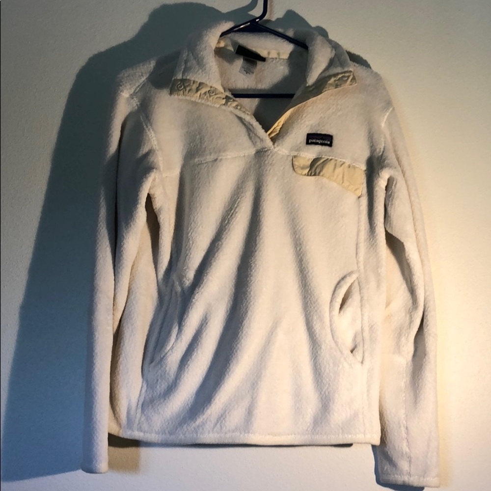 White Patagonia Pullover